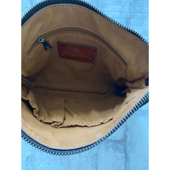 Patricia Nash Tri-Color Cassini Wristlet – Metallic Leather with Zip Closure - Picture 5 of 6